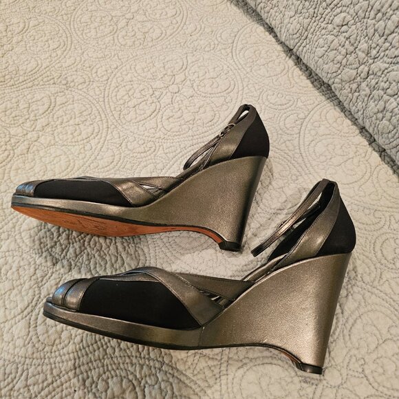 Donald J Pliner Wedge Heel, size 8, very good condition - Picture 6 of 6